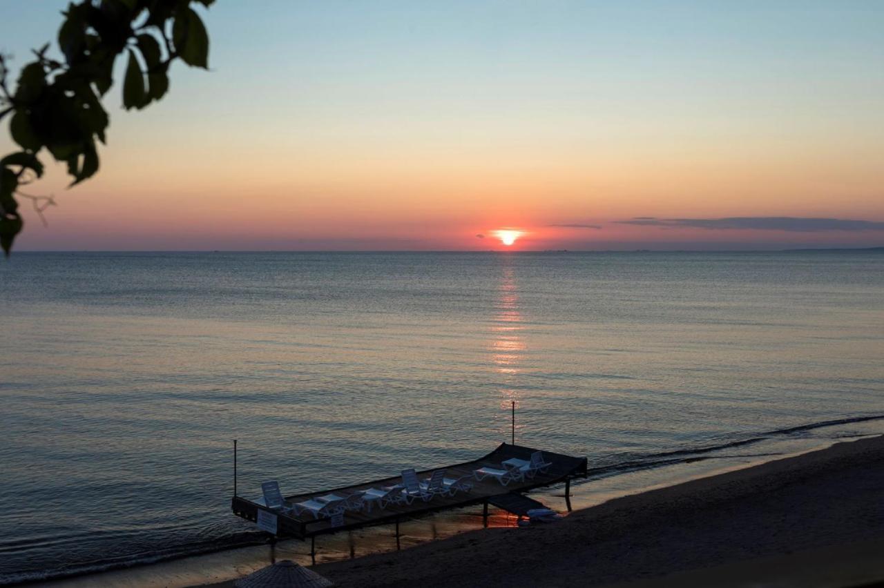 Troas Beach Hotel Tavakli Bagian luar foto