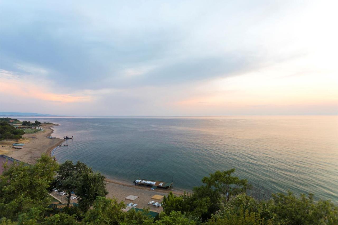 Troas Beach Hotel Tavakli Bagian luar foto